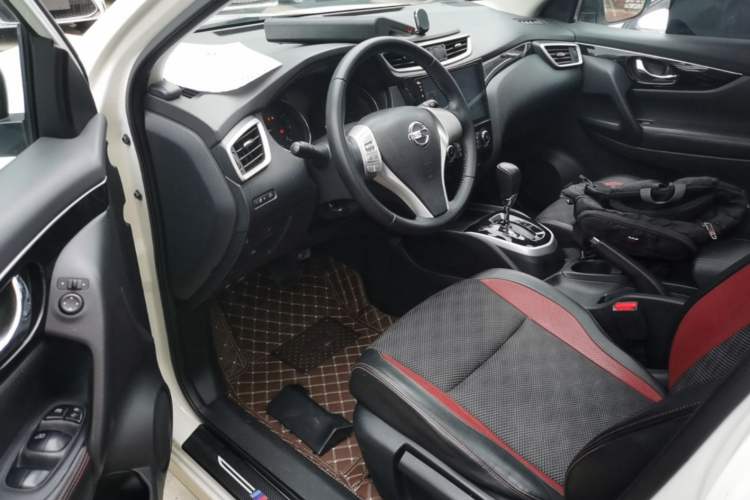 Used Nissan Qashqai 2016 2.0L CVT Luxury Edition Left Front Seat