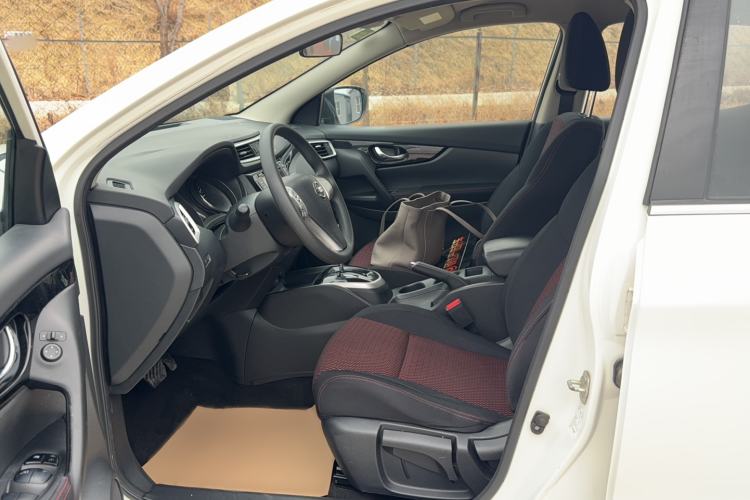 Used Nissan Qashqai 2016 2.0L CVT Elite Edition Left Front Seat