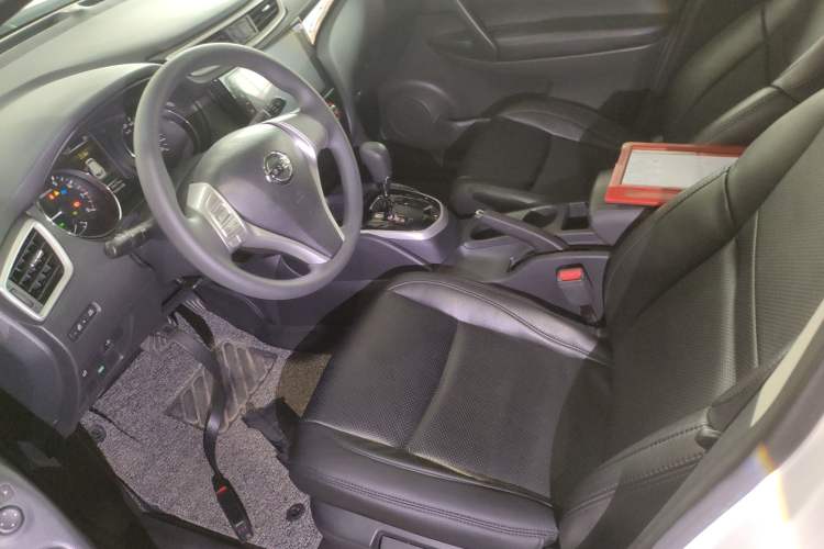 Used Nissan Qashqai 2016 2.0L CVT Elite Edition Left Front Seat