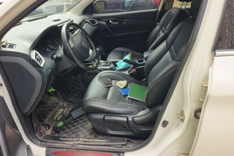 Used Nissan Qashqai 2016 2.0L CVT Elite Edition Left Front Seat
