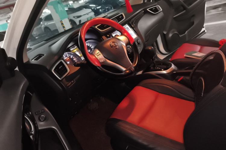 Used Nissan Qashqai 2016 2.0L CVT Elite Edition Left Front Seat