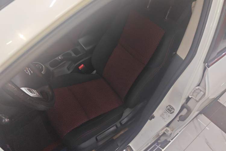 Used Nissan Qashqai 2016 2.0L CVT Elite Edition Left Front Seat