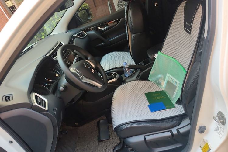 Used Nissan Qashqai 2016 2.0L CVT Elite Edition Left Front Seat