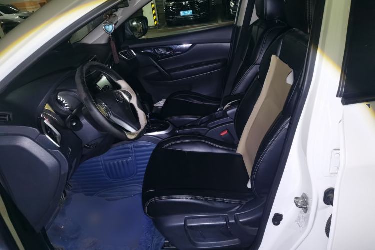 Used Nissan Qashqai 2016 2.0L CVT Elite Edition Left Front Seat