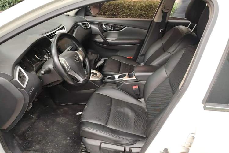 Used Nissan Qashqai 2016 2.0L CVT Elite Edition Left Front Seat