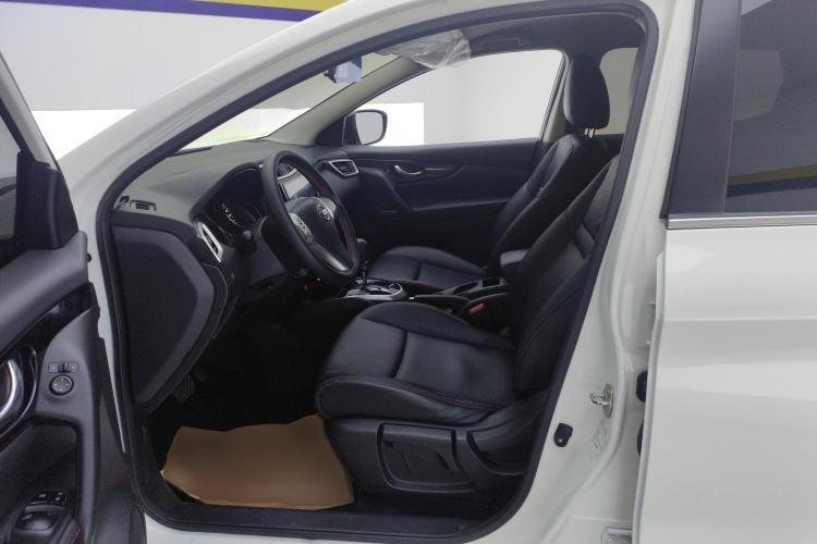 Used Nissan Qashqai 2016 2.0L CVT Elite Edition Left Front Seat
