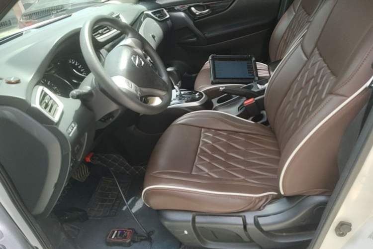 Used Nissan Qashqai 2016 2.0L CVT Elite Edition Left Front Seat