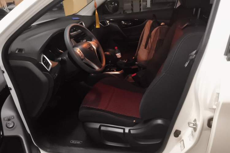Used Nissan Qashqai 2016 2.0L CVT Elite Edition Left Front Seat