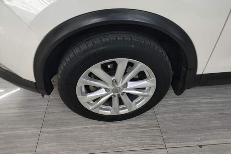 Used Nissan Qashqai 2016 2.0L CVT Elite Edition Left Front Wheel Hub