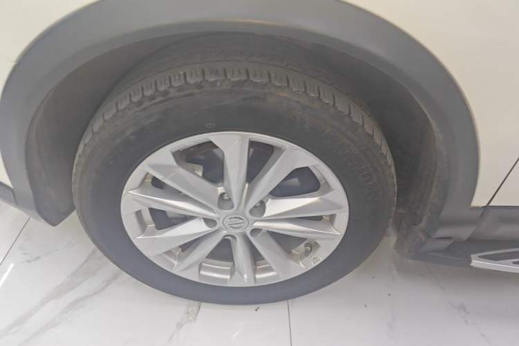 Used Nissan Qashqai 2016 2.0L CVT Elite Edition Left Front Wheel Hub