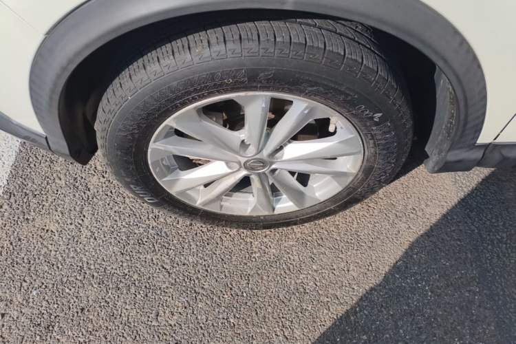 Used Nissan Qashqai 2016 2.0L CVT Elite Edition Left Front Wheel Hub