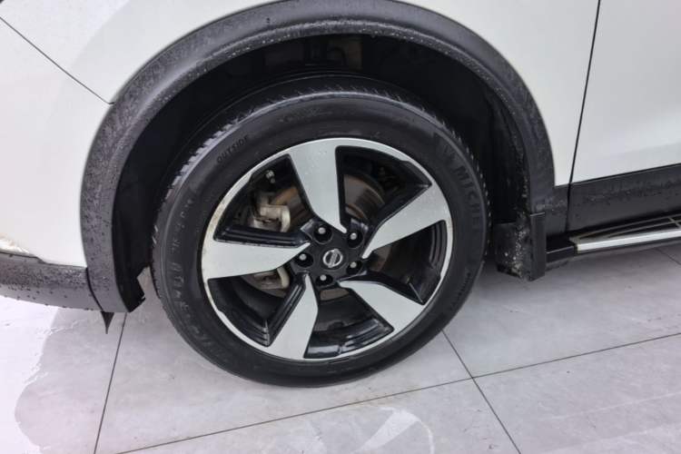 Used Nissan Qashqai 2016 2.0L CVT Luxury Edition Left Front Wheel Hub