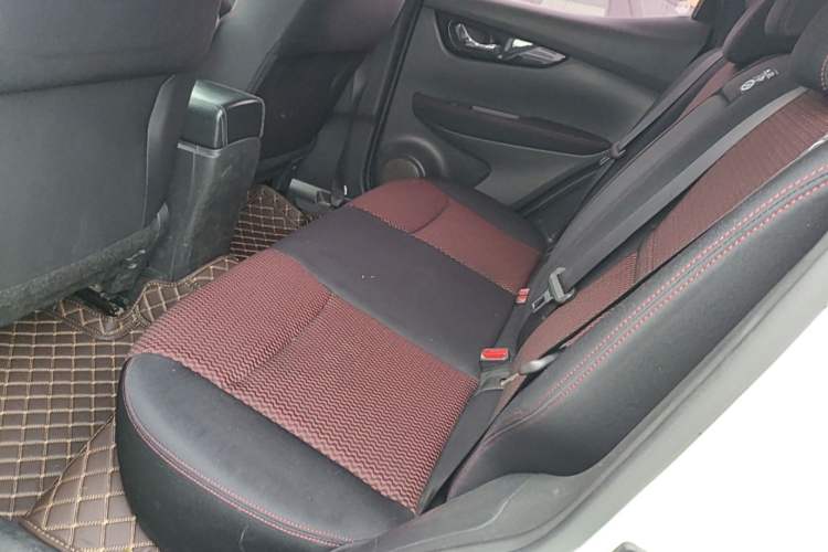 Used Nissan Qashqai 2016 2.0L CVT Elite Edition Left Rear Seat