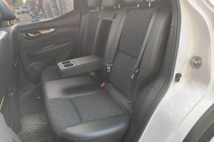 Used Nissan Qashqai 2016 2.0L CVT Luxury Edition Left Rear Seat
