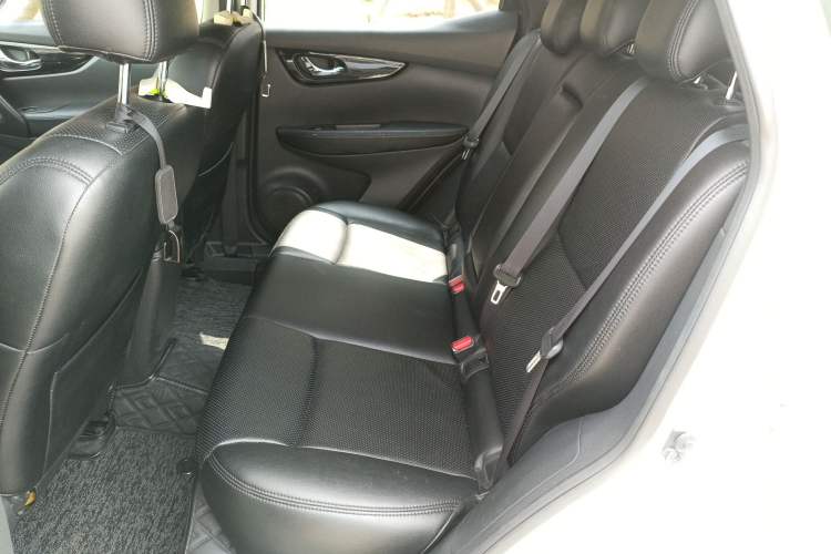 Used Nissan Qashqai 2016 2.0L CVT Elite Edition Left Rear Seat