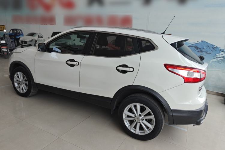 Used Nissan Qashqai 2016 2.0L CVT Elite Edition Left Side