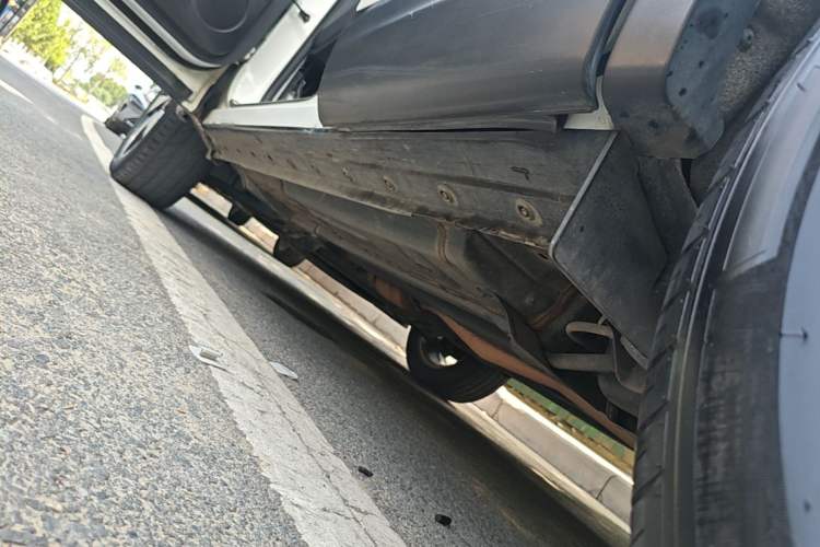 Used Nissan Qashqai 2016 2.0L CVT Luxury Edition Left Side Sill