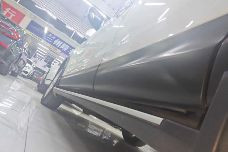 Used Nissan Qashqai 2016 2.0L CVT Elite Edition Left Side Sill