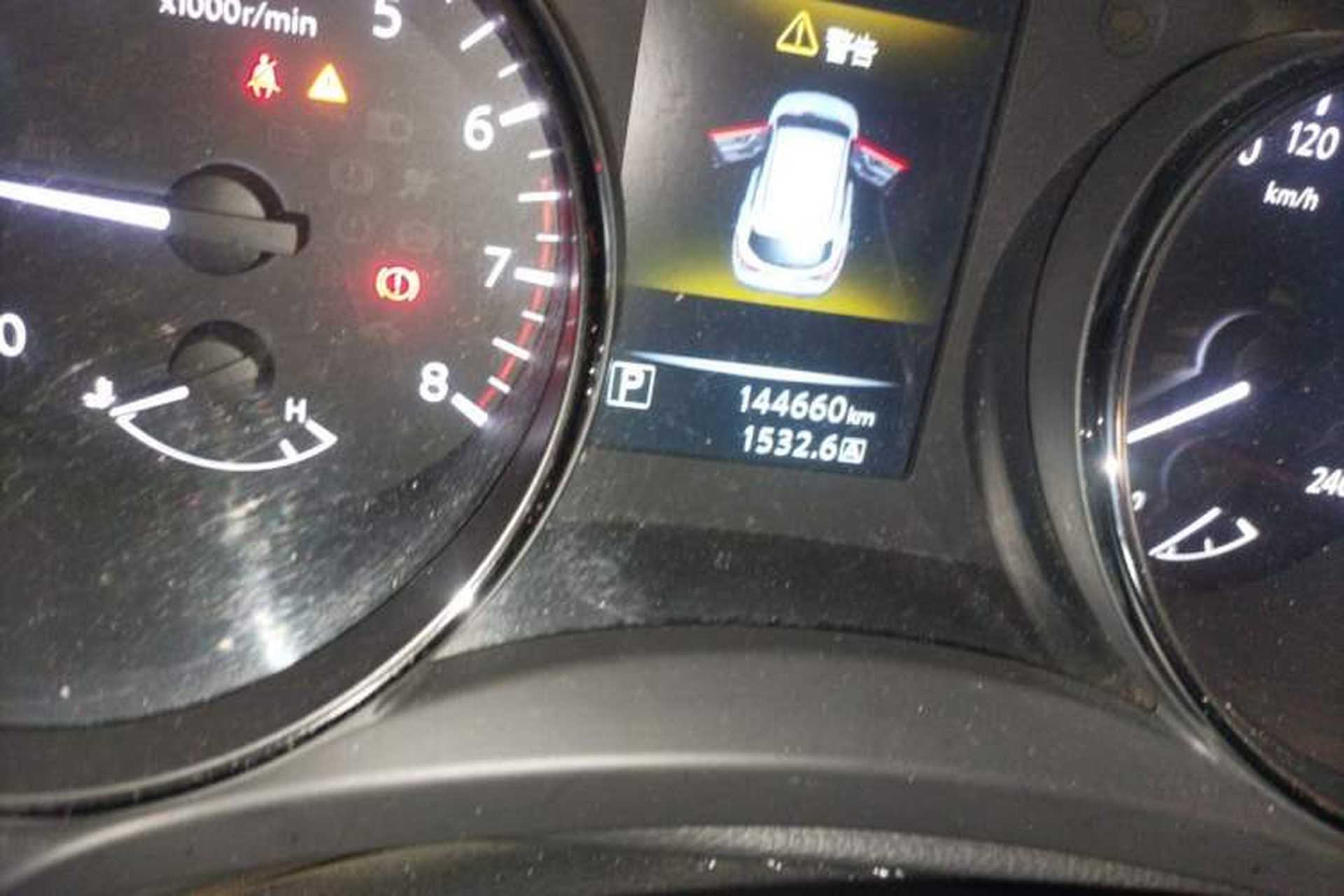 Used Nissan Qashqai 2016 2.0L CVT Luxury Edition Odometer Close Up