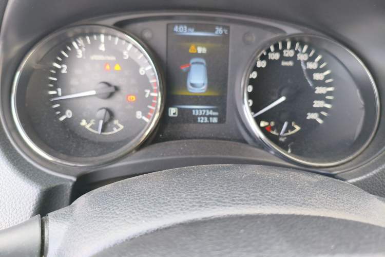 Used Nissan Qashqai 2016 2.0L CVT Luxury Edition Odometer Close Up