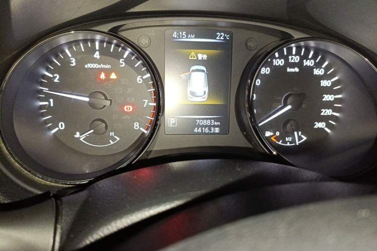 Used Nissan Qashqai 2016 2.0L CVT Luxury Edition Odometer Close Up