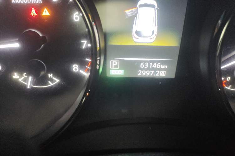 Used Nissan Qashqai 2016 2.0L CVT Luxury Edition Odometer Close Up