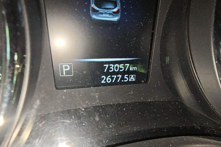 Used Nissan Qashqai 2016 2.0L CVT Elite Edition Odometer Close Up