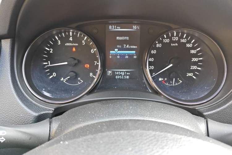 Used Nissan Qashqai 2016 1.2T CVT Fashion Edition Odometer Close Up