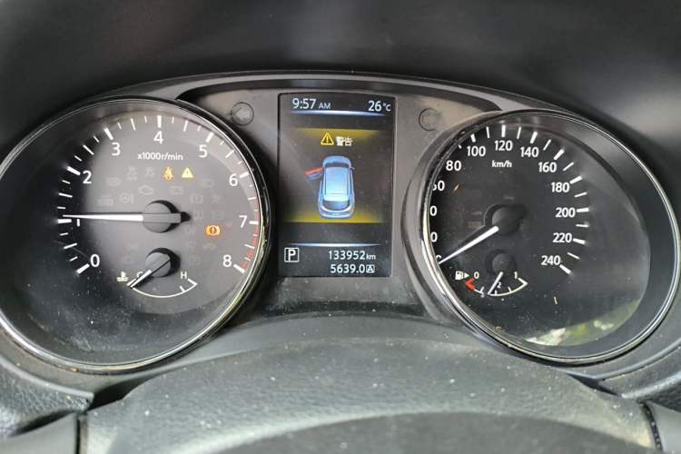 Used Nissan Qashqai 2016 2.0L CVT Luxury Edition Odometer Close Up