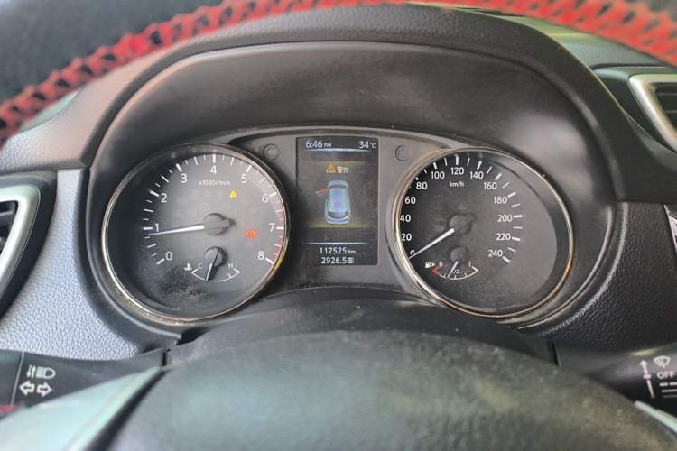 Used Nissan Qashqai 2016 1.2T Manual Fashion Edition Odometer Close Up