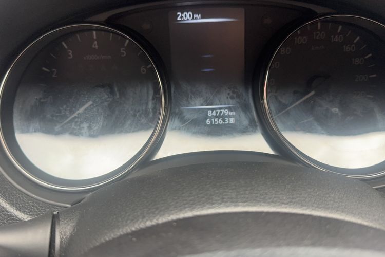 Used Nissan Qashqai 2016 2.0L CVT Luxury Edition Odometer Close Up