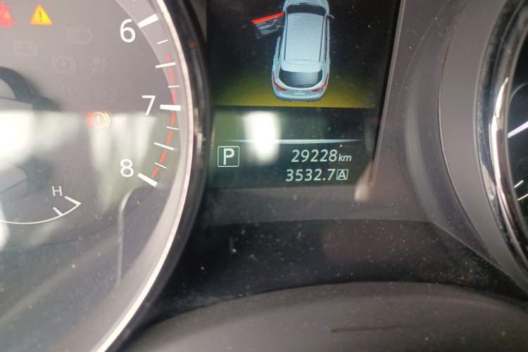 Used Nissan Qashqai 2016 2.0L CVT Elite Edition Odometer Close Up