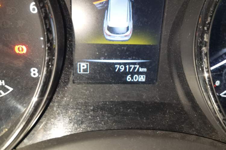 Used Nissan Qashqai 2016 2.0L CVT Elite Edition Odometer Close Up