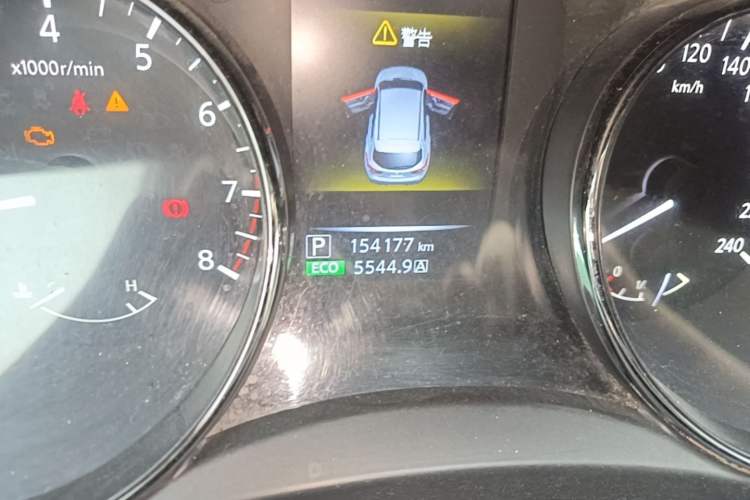 Used Nissan Qashqai 2016 1.2T CVT Fashion Edition Odometer Close Up