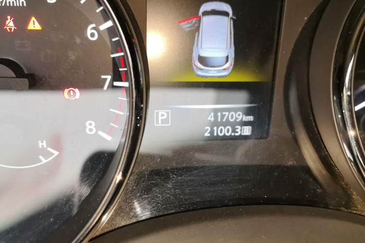 Used Nissan Qashqai 2016 2.0L CVT Luxury Edition Odometer Close Up