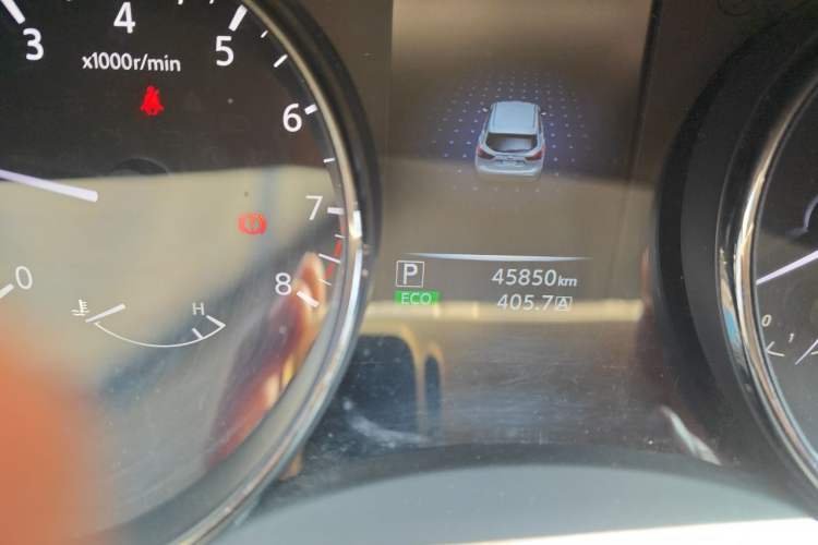 Used Nissan Qashqai 2016 2.0L CVT Elite Edition Odometer Close Up