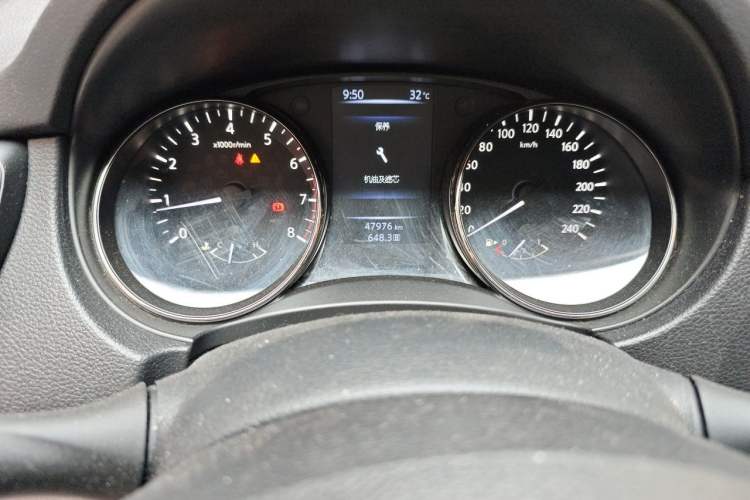 Used Nissan Qashqai 2016 1.2T Manual Fashion Edition Odometer Close Up