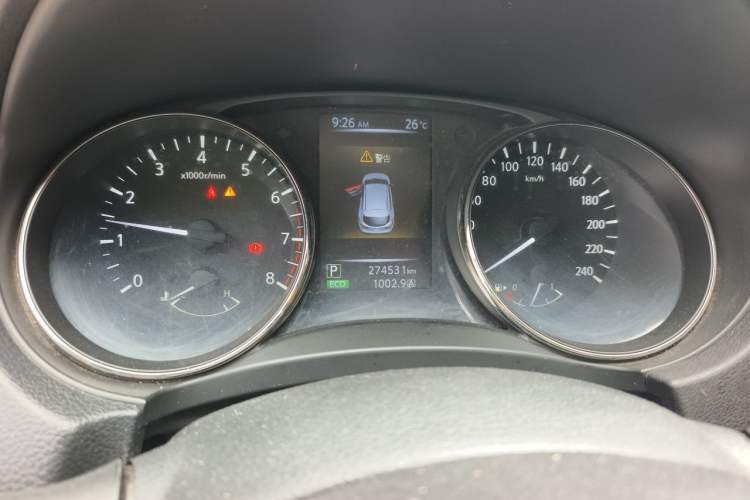 Used Nissan Qashqai 2016 2.0L CVT Elite Edition Odometer Close Up