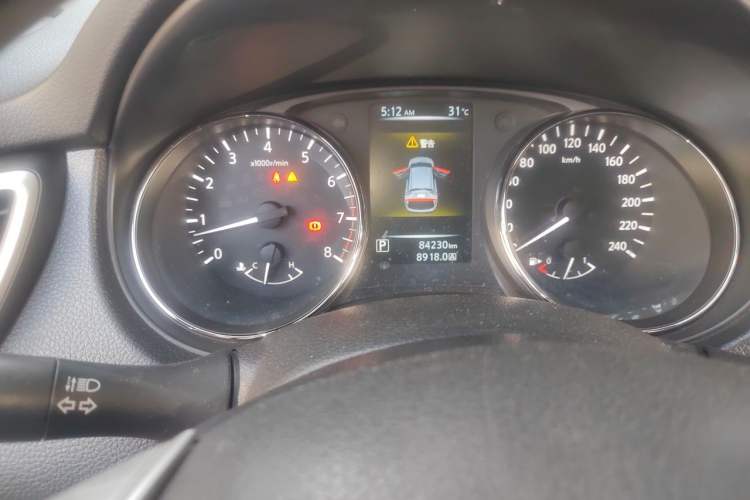 Used Nissan Qashqai 2016 2.0L CVT Luxury Edition Odometer Close Up