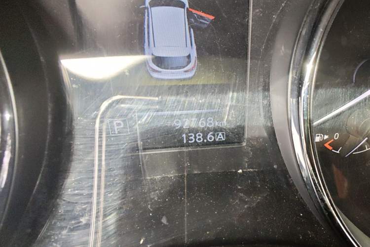 Used Nissan Qashqai 2016 2.0L CVT Elite Edition Odometer Close Up