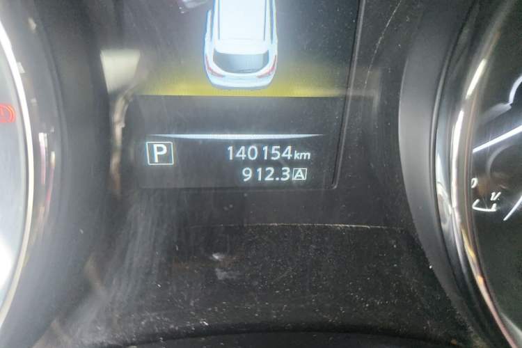 Used Nissan Qashqai 2016 2.0L CVT Leading Edition Odometer Close Up