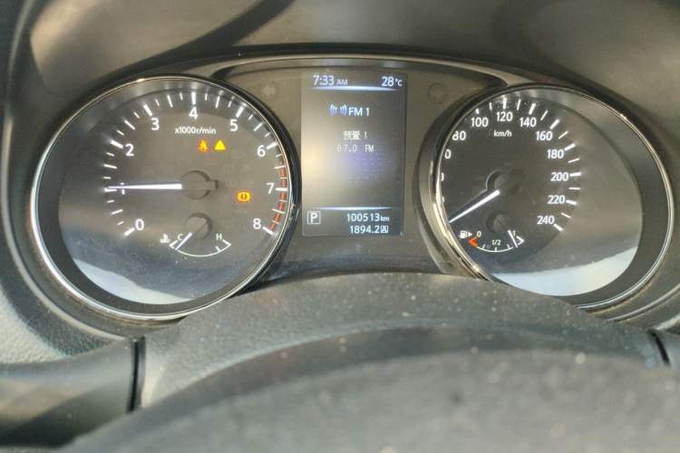 Used Nissan Qashqai 2016 2.0L CVT Luxury Edition Odometer Close Up