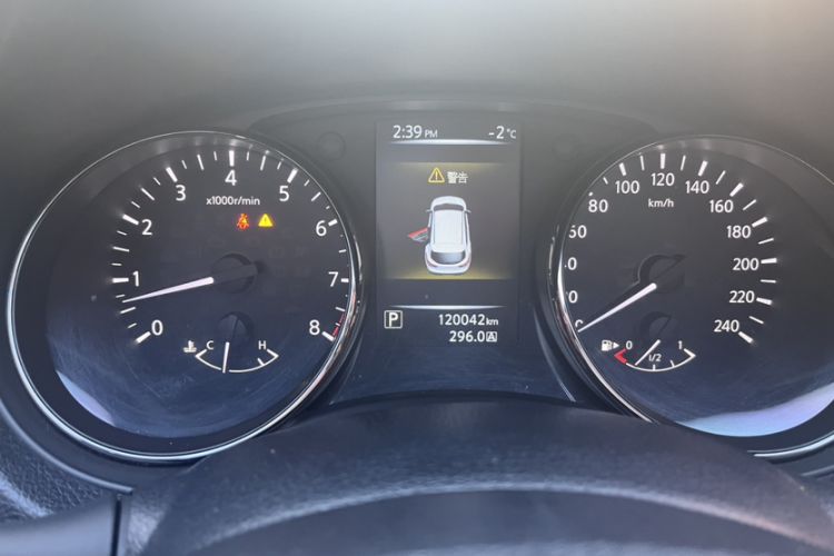 Used Nissan Qashqai 2016 2.0L CVT Luxury Edition Odometer Close Up