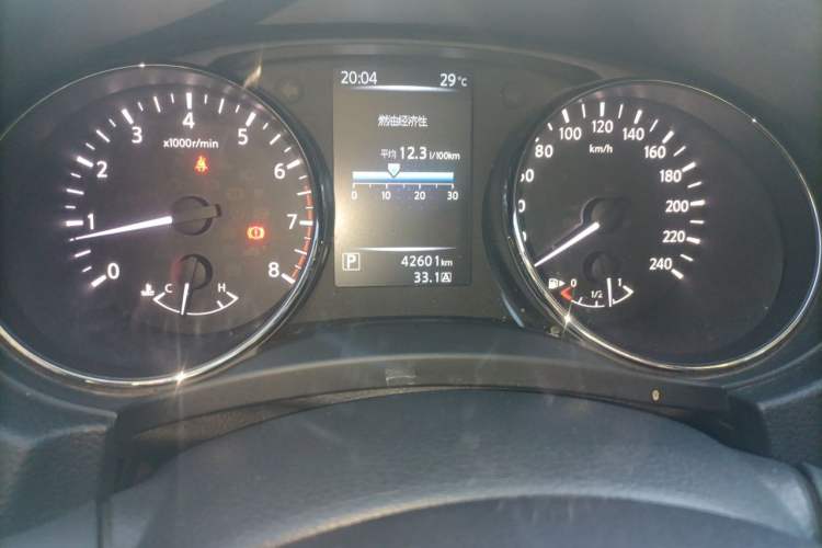 Used Nissan Qashqai 2016 2.0L CVT Elite Edition Odometer Close Up