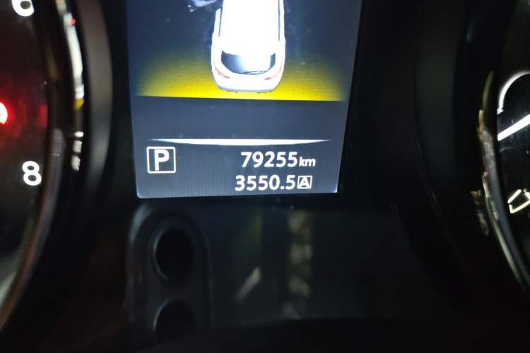 Used Nissan Qashqai 2016 2.0L CVT Luxury Edition Odometer Close Up