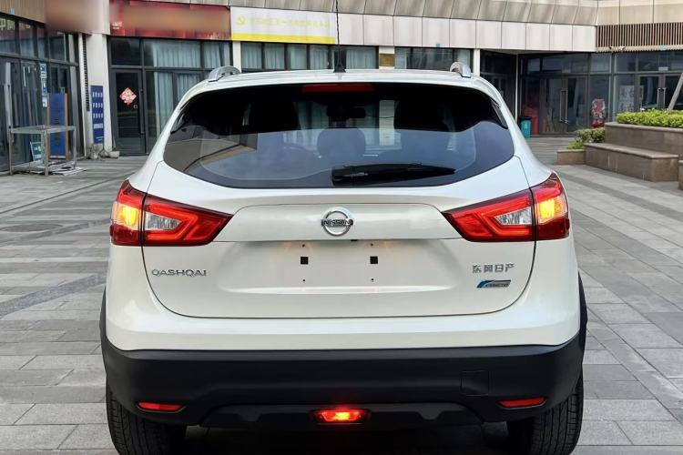 Used Nissan Qashqai 2016 2.0L CVT Luxury Edition Rear