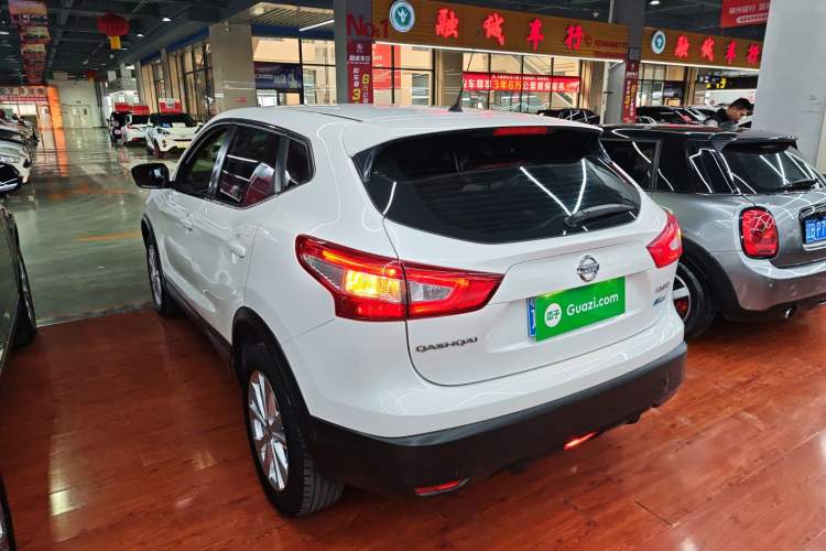 Used Nissan Qashqai 2016 2.0L CVT Elite Edition Rear Left 45 Deg