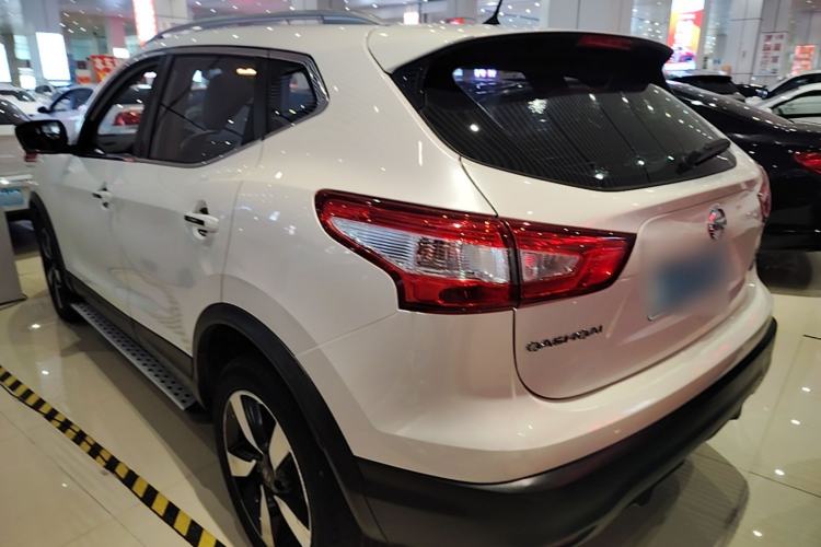Used Nissan Qashqai 2016 2.0L CVT Luxury Edition Rear Left 45 Deg