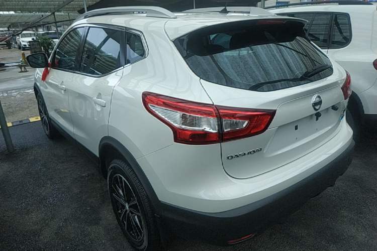 Used Nissan Qashqai 2016 2.0L CVT Elite Edition Rear Left 45 Deg