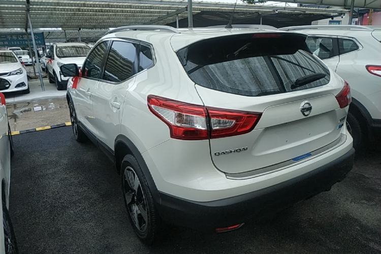 Used Nissan Qashqai 2016 2.0L CVT Luxury Edition Rear Left 45 Deg